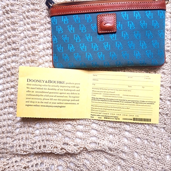 Dooney & Bourke wallet/wristlet New with Tags! - Picture 7 of 8